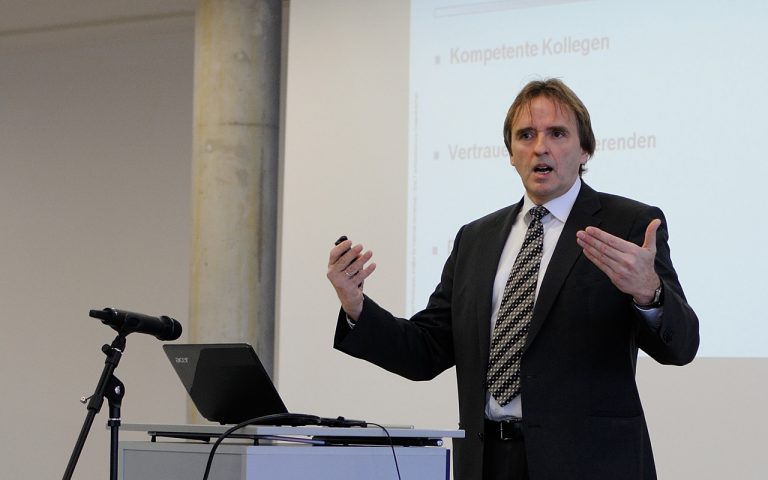 Foto in Motion 4 - Prof. Norbert Pohlmann - mittlere Auflösung